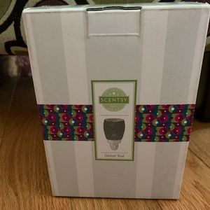 BNIB Scentsy Glitter Teal Mini Warmer